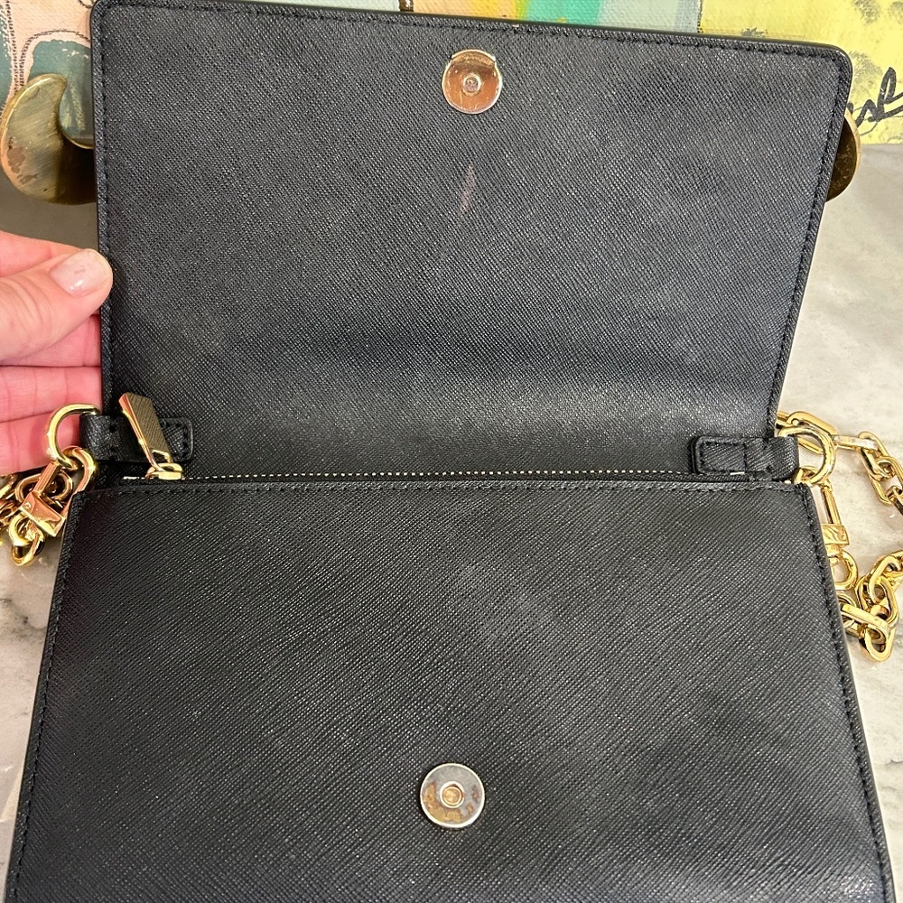 Tory Burch Black Crossbody Bag with Gold Chain - Picture 5 of 8